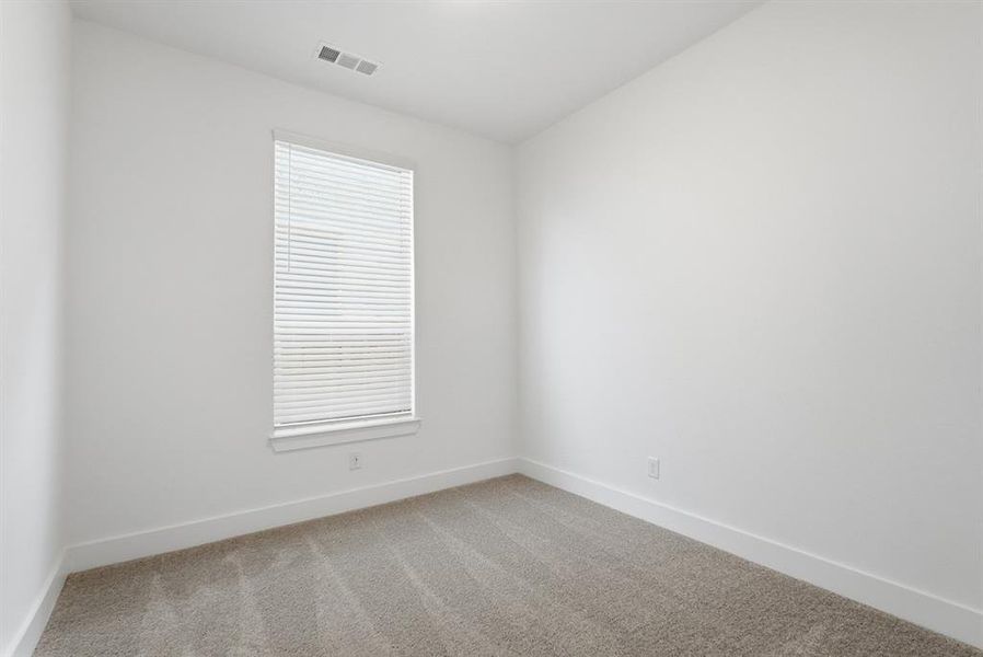 Spacious, unfurnished interior of a new home in Sandbrock Ranch, Aubrey (Image 15). Spacious, unfurnished interior of a new home in Sandbrock Ranch, Aubrey (Image 15).