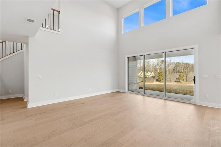 Spacious, unfurnished interior of a new home in Settingdown Farms, Cumming (Image 9).