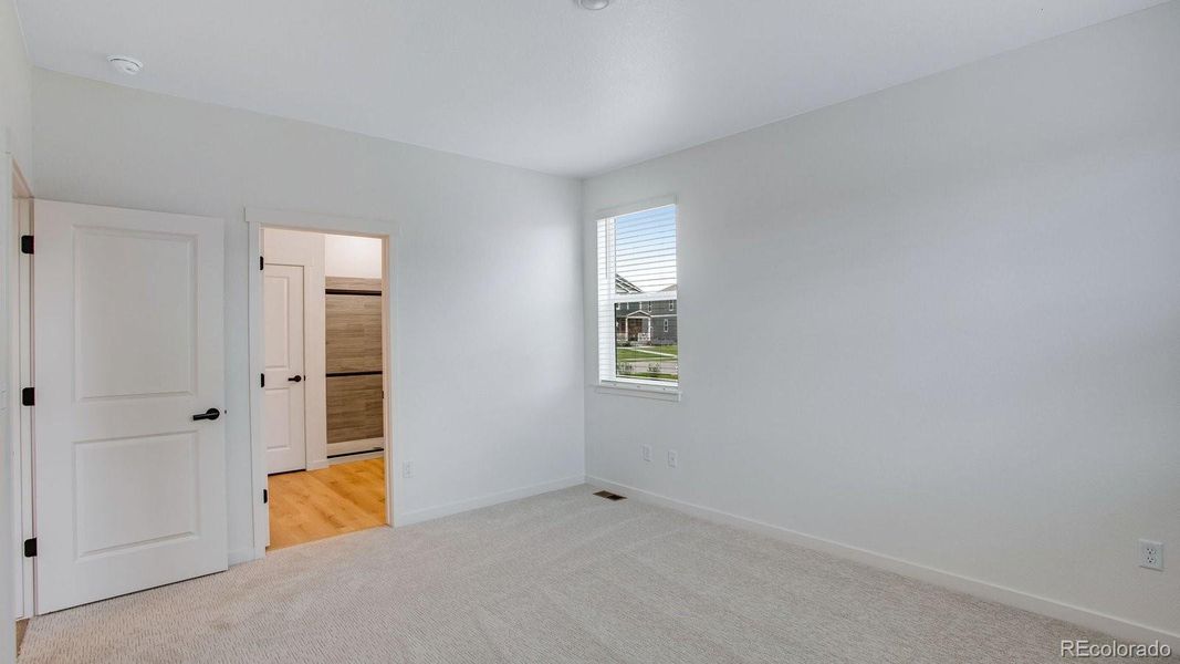 Spacious, unfurnished interior of a new home in Hansen Farm, Fort Collins (Image 20).