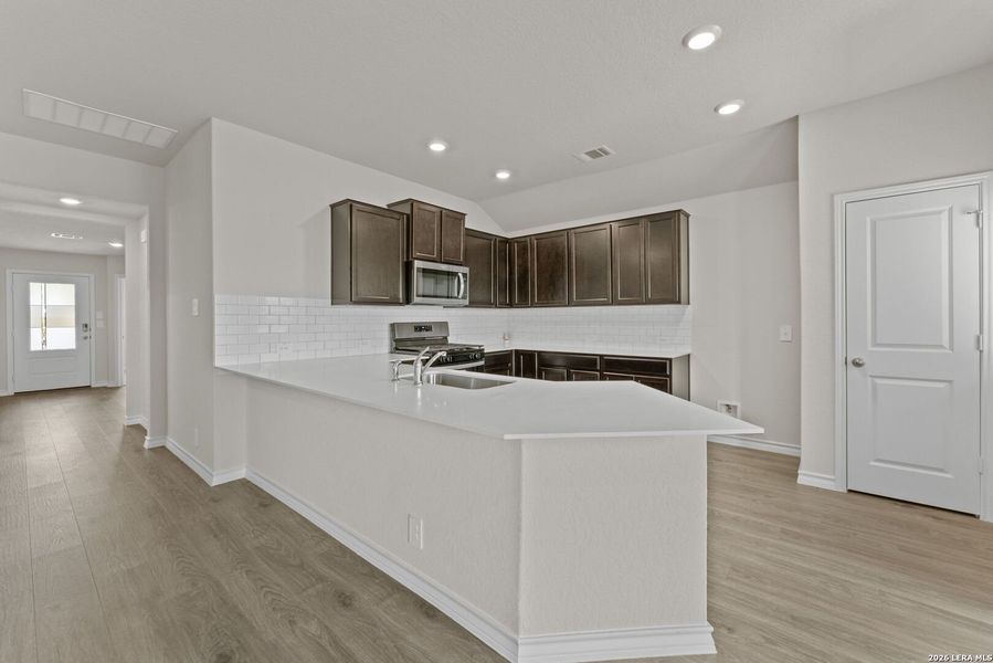 Furnished interior view inside a new home in Steele Creek, Cibolo (Image 6).