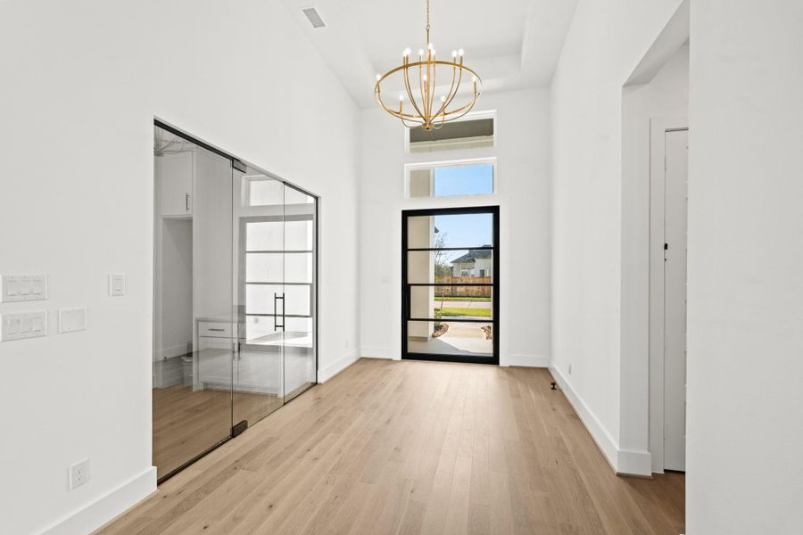 Spacious, unfurnished interior of a new home in Weston Lakes, Fulshear (Image 35). Spacious, unfurnished interior of a new home in Weston Lakes, Fulshear (Image 35).