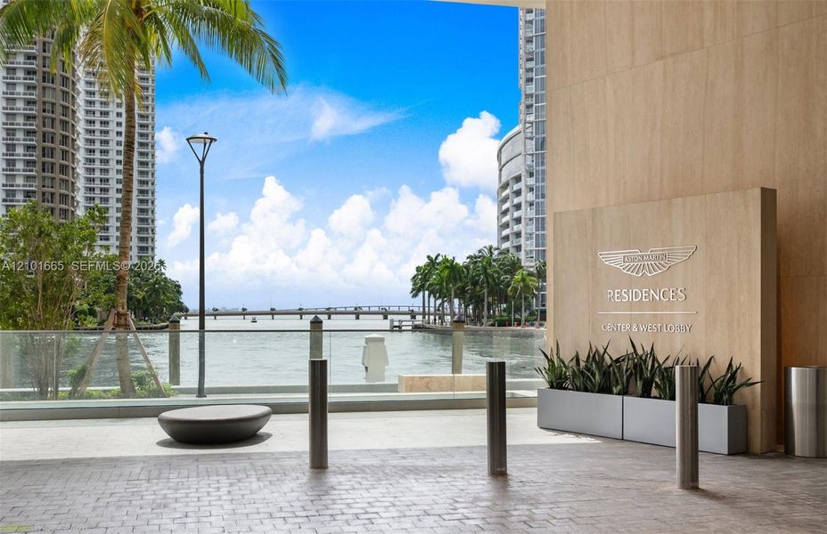 Condo located in Miami, FL showcasing its design and architecture (Image 3).