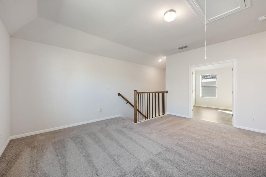 Representative images and renderings are for illustrative purposes. Actual structural options and design finishes of home may vary.