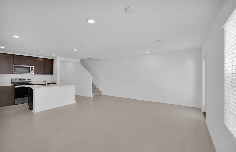 Spacious, unfurnished interior of a new home in Normandy Pines, Jacksonville (Image 15).