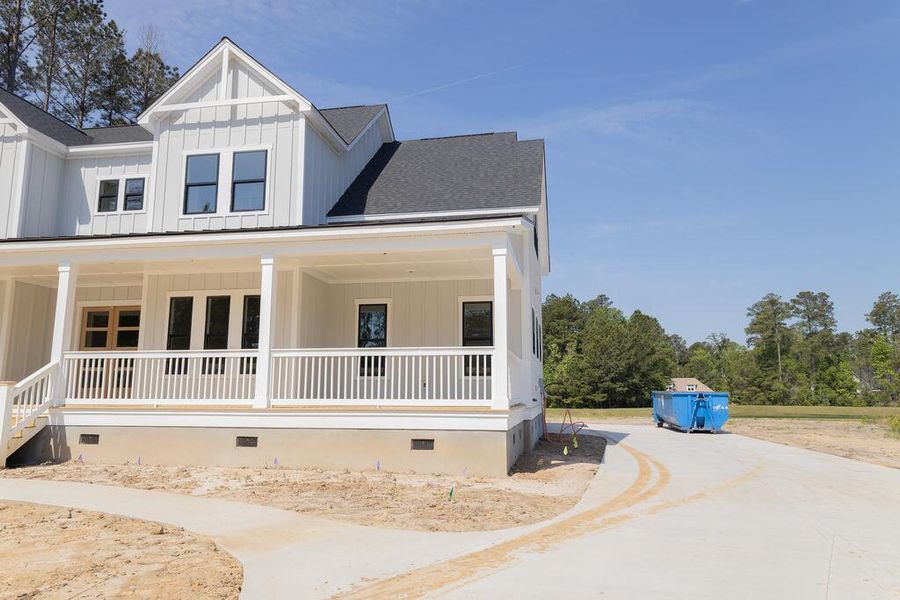 Exterior details and patio area of a home in , Moncks Corner (Image 3).