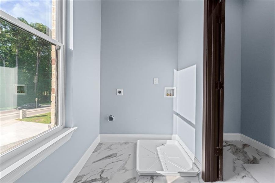 Spacious, unfurnished interior of a new home in , Grayson (Image 43).