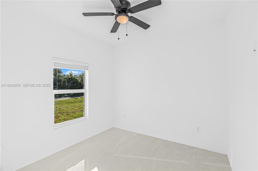 Spacious, unfurnished interior of a new home in , Lehigh Acres (Image 27).