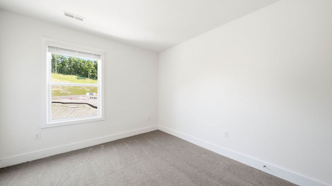 Spacious, unfurnished interior of a new home in Cherokee Crossing, Kodak (Image 16).