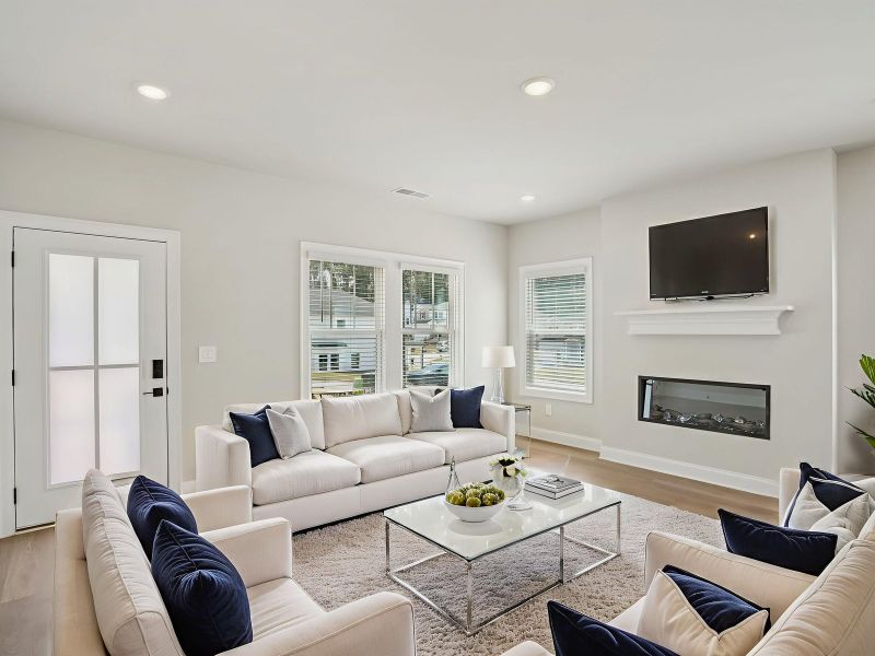 The Lexington floorplan with the Elegant Minimalism Linen interior package.