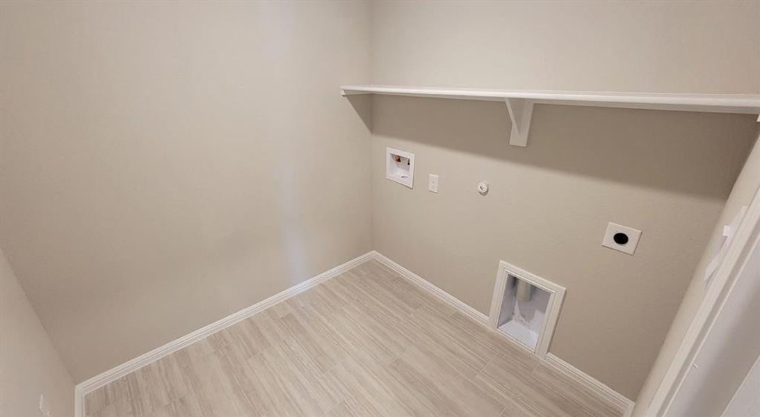 Spacious, unfurnished interior of a new home in Highlands at Chapel Creek, Fort Worth (Image 10). Spacious, unfurnished interior of a new home in Highlands at Chapel Creek, Fort Worth (Image 10).