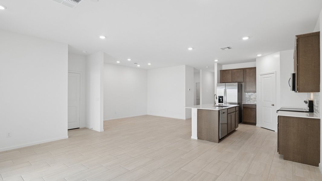 Furnished interior view inside a new home in Copper Falls, Buckeye (Image 11).
