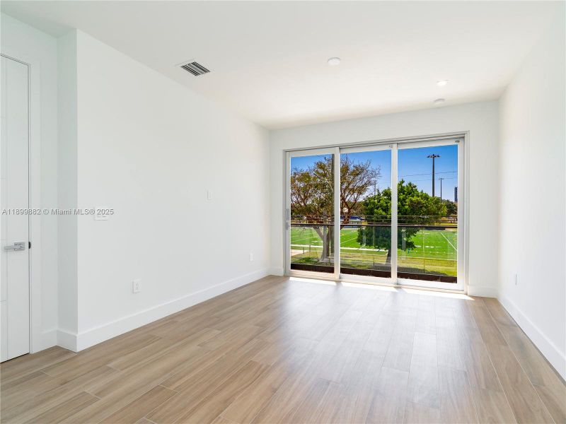 Spacious, unfurnished interior of a new home in , Fort Lauderdale (Image 18). Spacious, unfurnished interior of a new home in , Fort Lauderdale (Image 18).