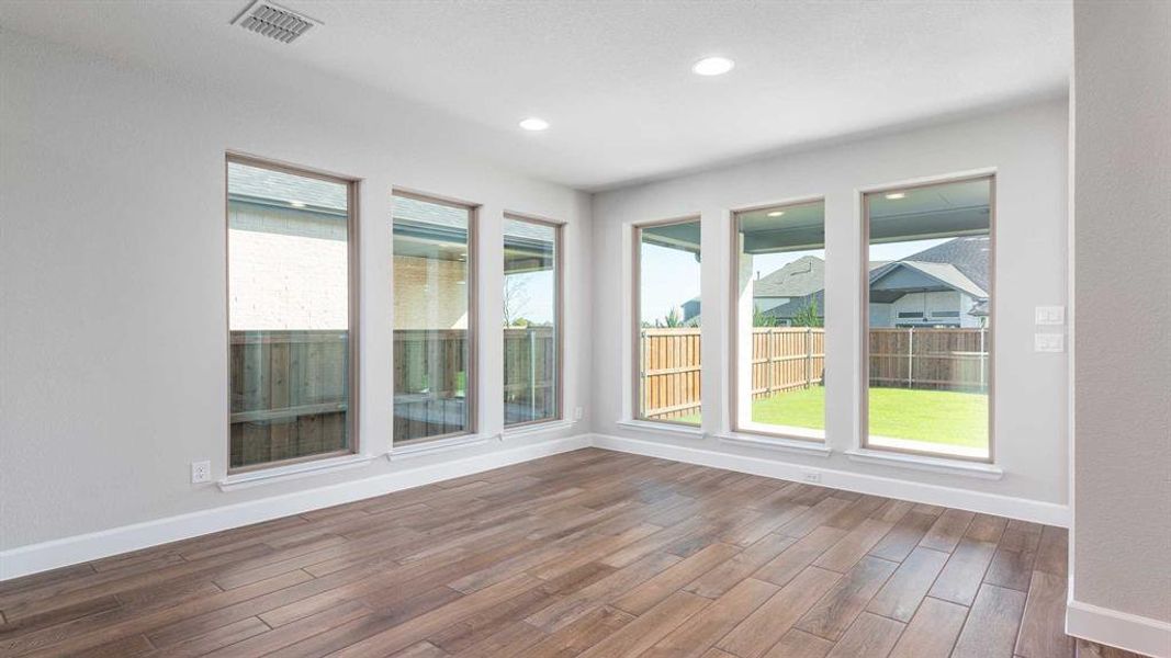 Spacious, unfurnished interior of a new home in Trinity Falls 50', McKinney (Image 20).