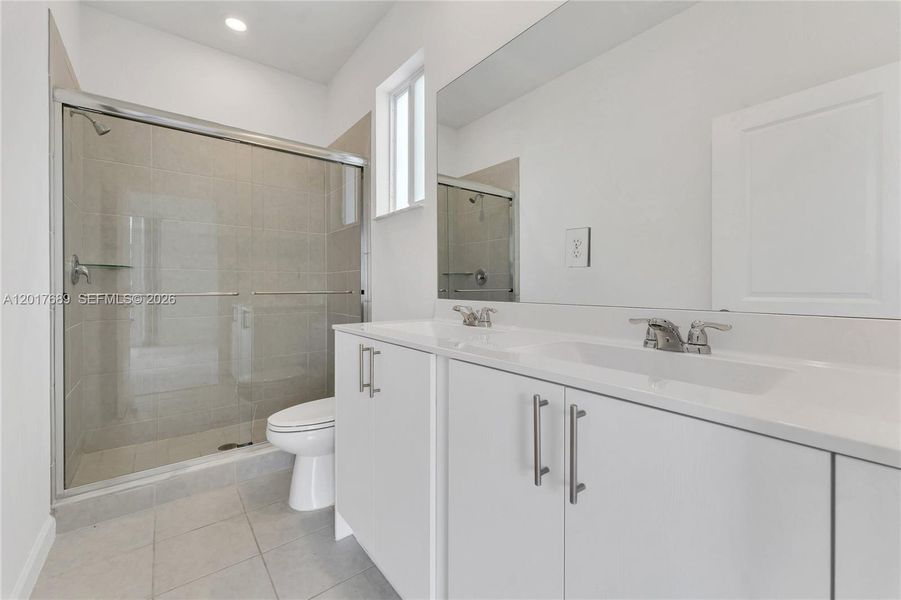 Furnished interior view inside a new home in , Homestead (Image 12).