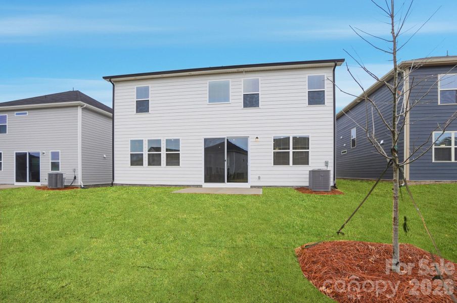 Exterior details and patio area of a home in Waxhaw Landing, Monroe (Image 4).