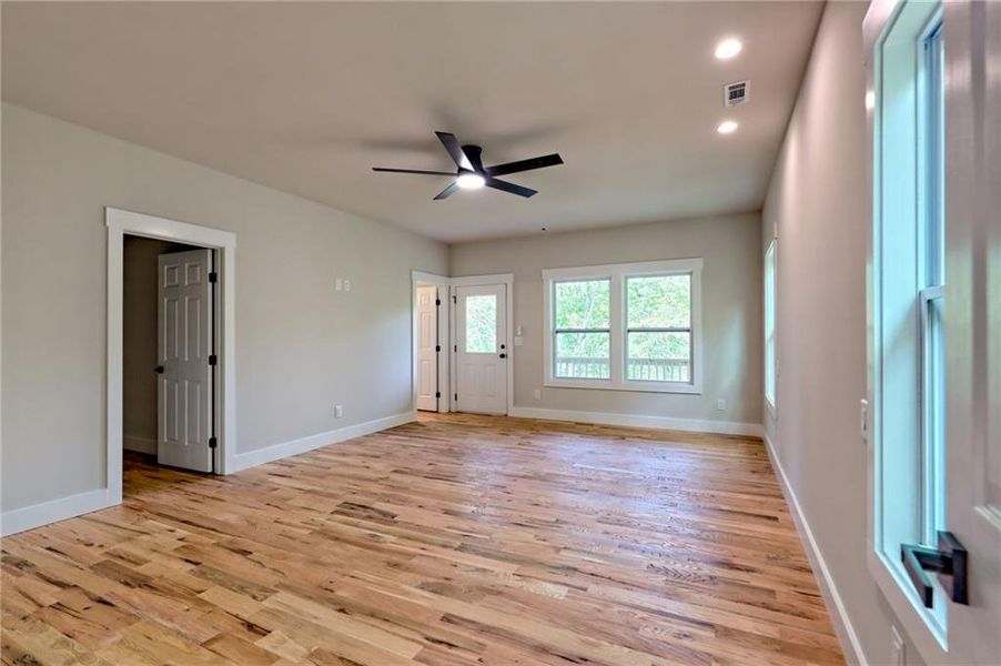 Spacious, unfurnished interior of a new home in , Clayton (Image 99).