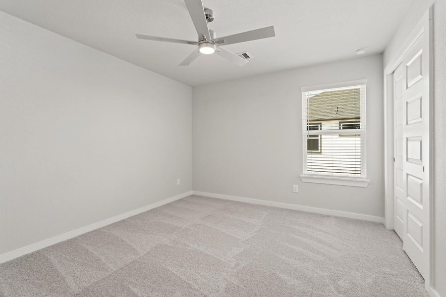 Spacious, unfurnished interior of a new home in Briarwood Crossing, Rosenberg (Image 9).