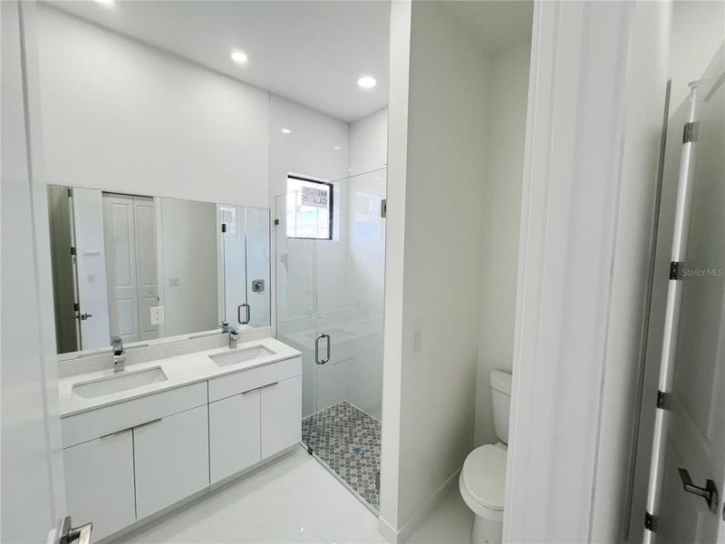 Furnished interior view inside a new home in , Cape Coral (Image 8).