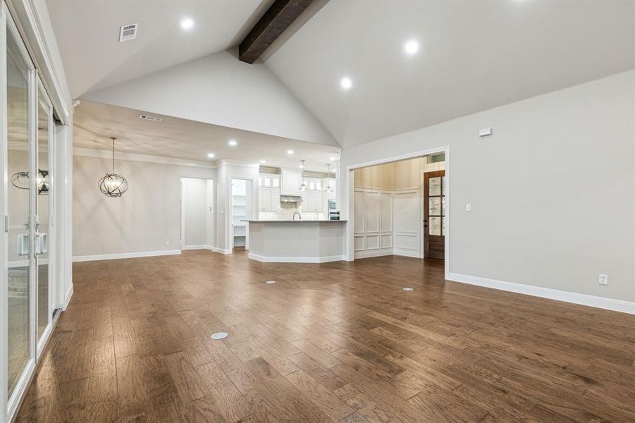 Spacious, unfurnished interior of a new home in , Granbury (Image 14). Spacious, unfurnished interior of a new home in , Granbury (Image 14).