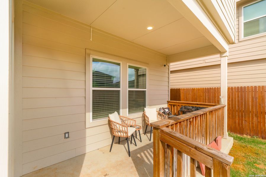 Exterior details and patio area of a home in , Floresville (Image 4).