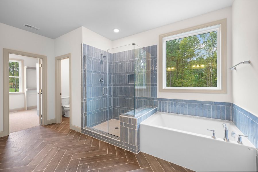 Representative furnished interior of a home built from the The Hampton by RobuckHomes in Baylee Ridge, Selma (Image 126).