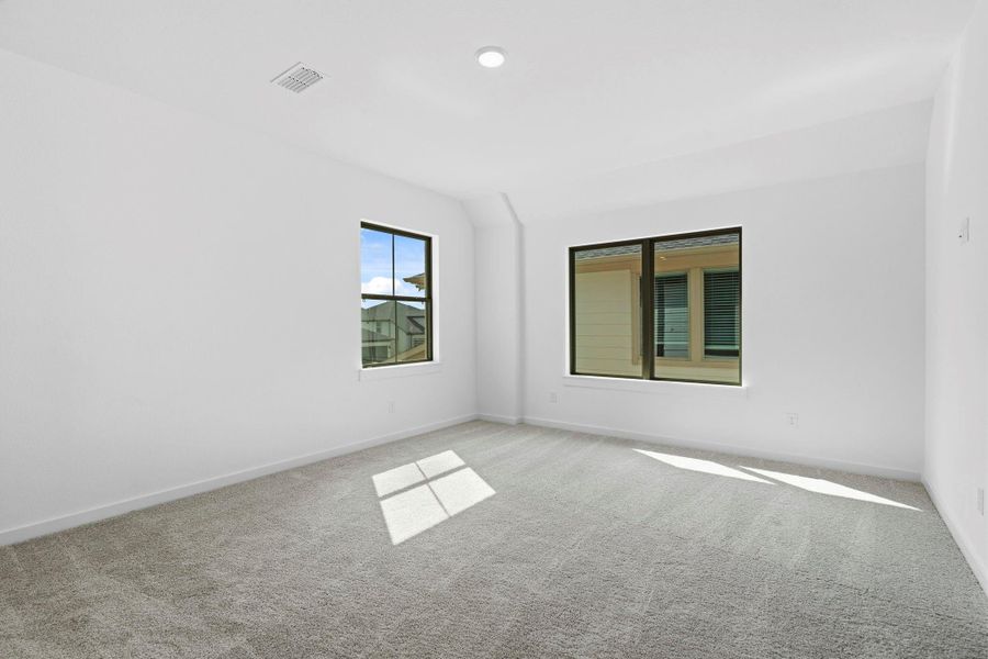 Spacious, unfurnished interior of a new home in Sienna 45', 50', Missouri City (Image 22).