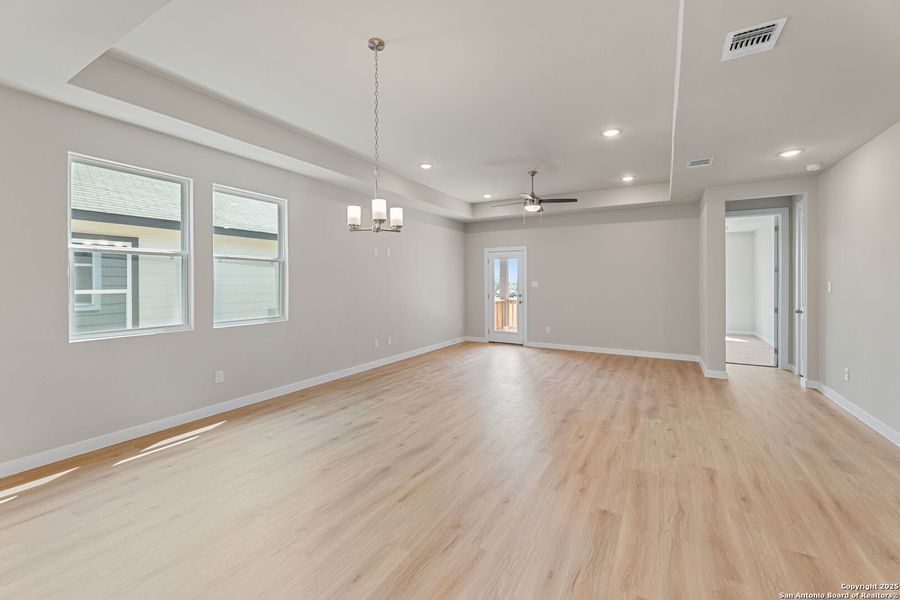 Spacious, unfurnished interior of a new home in Highland Ridge, New Braunfels (Image 27).