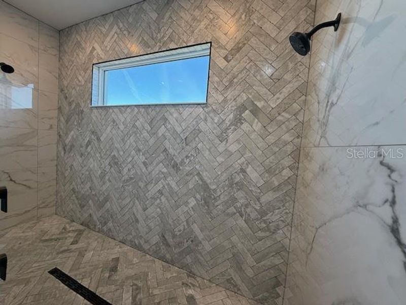 Close-up of interior finishes inside a home in , Bartow (Image 21).