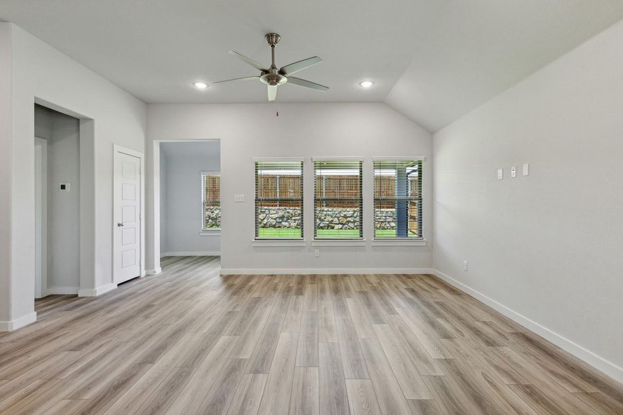 Spacious, unfurnished interior of a new home in Prairie Winds, Hutto (Image 12).