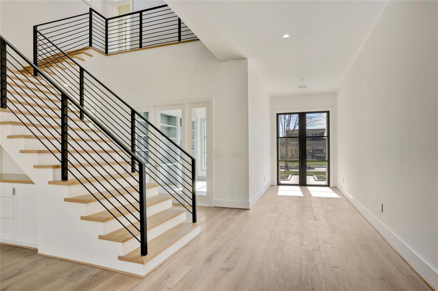 Spacious, unfurnished interior of a new home in , Houston (Image 32).