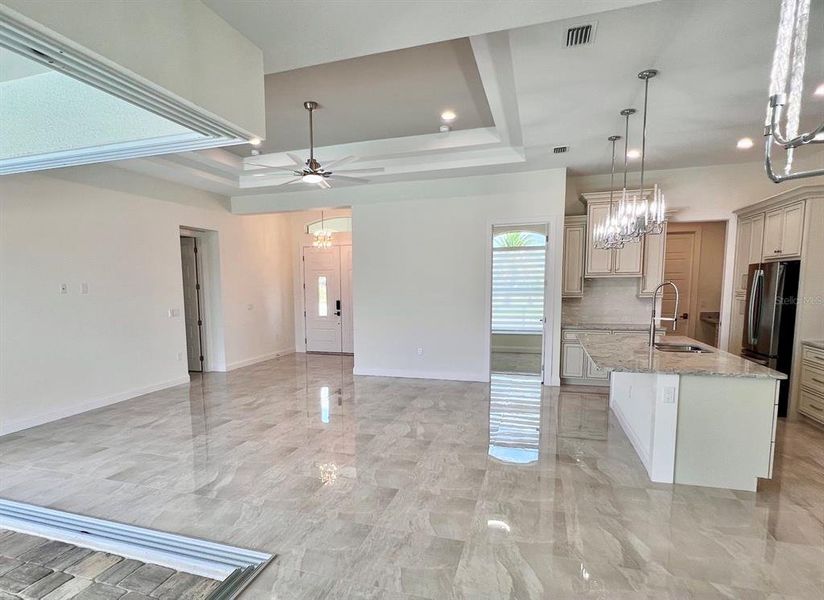 Spacious, unfurnished interior of a new home in , Rotonda West (Image 49).