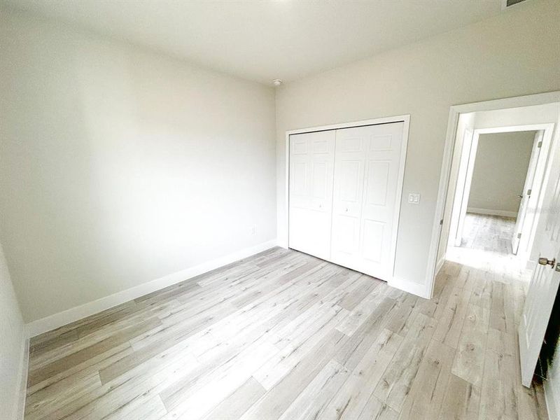 Spacious, unfurnished interior of a new home in , Ocklawaha (Image 13).