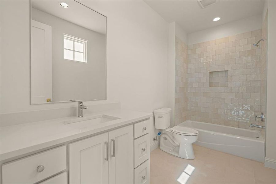 Furnished interior view inside a new home in , Fort Worth (Image 14).