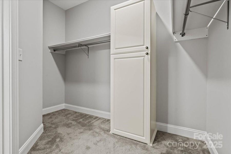 Image 40 of a home in .