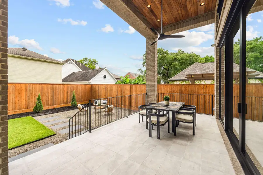 [VERANDA] The expansive covered veranda is an outdoor sanctuary, offering generous seating areas for alfresco dining and effortless entertaining, where luxury and indoor-outdoor living come together in style.
