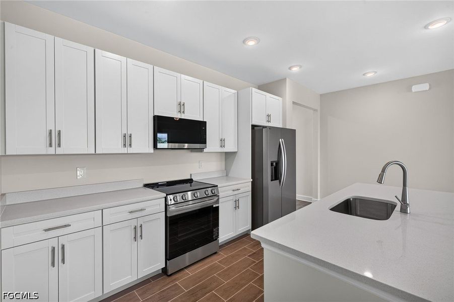 Furnished interior view inside a new home in Cape Coral, Cape Coral (Image 10).