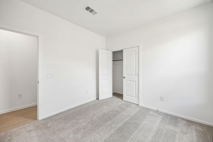 Spacious, unfurnished interior of a new home in Mavera, Conroe (Image 33).