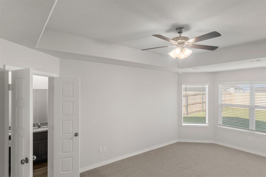 Spacious, unfurnished interior of a new home in Retreat at Fossil Creek, Fort Worth (Image 13).
