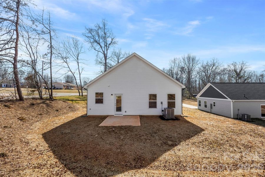 Exterior details and patio area of a home in , Kings Mountain (Image 21).
