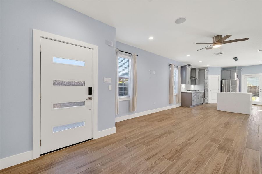 Spacious, unfurnished interior of a new home in , Houston (Image 18).