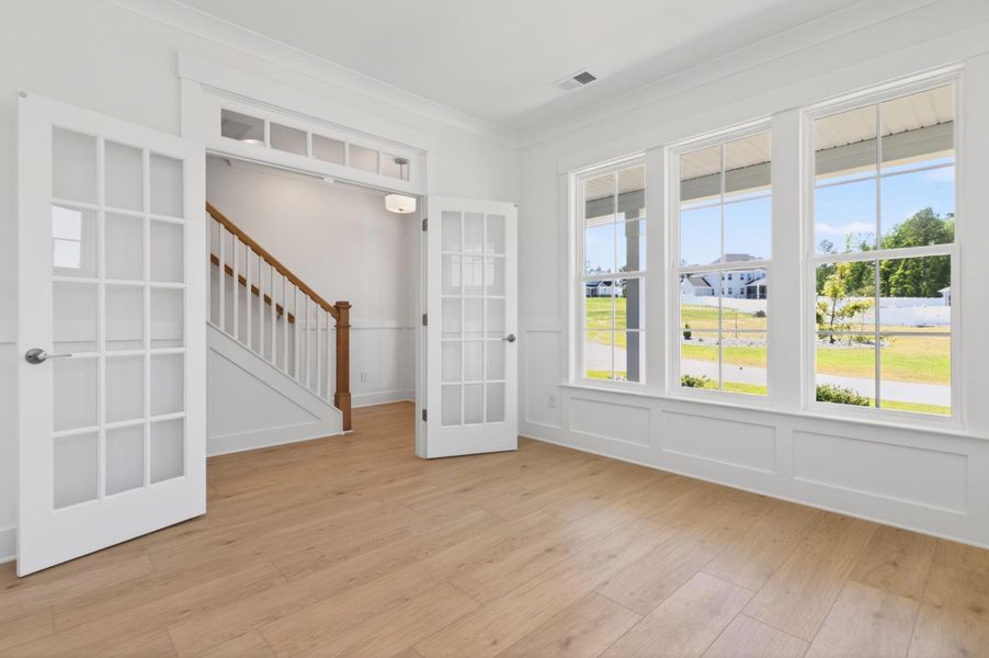 Spacious, unfurnished interior of a new home in Hancock Farms, Aiken (Image 9).