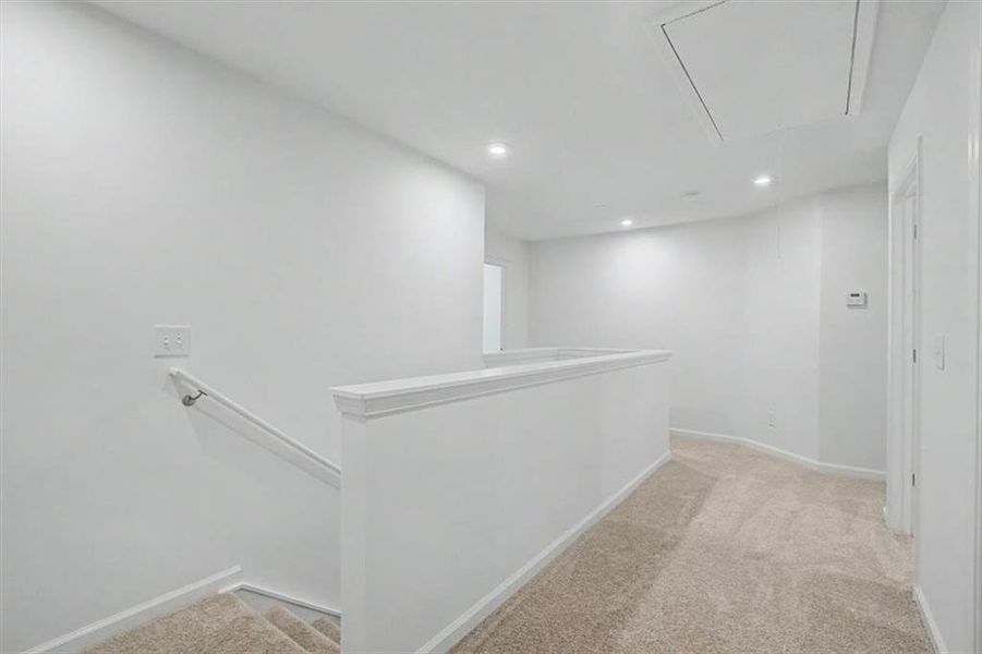 Spacious, unfurnished interior of a new home in Sawmill Creek, Mableton (Image 34).