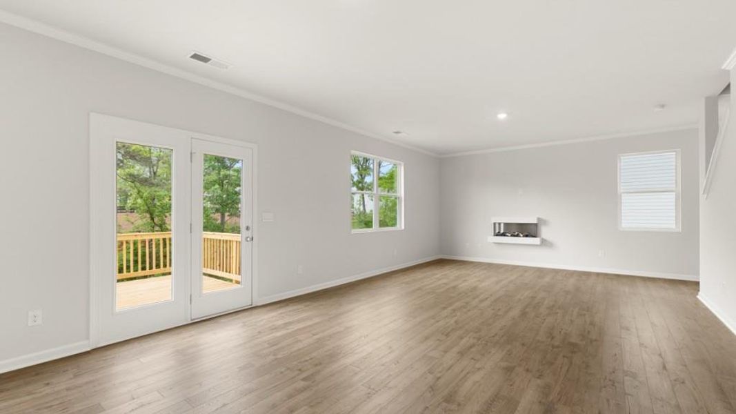 Spacious, unfurnished interior of a new home in Thompson Ridge, Dallas (Image 25).