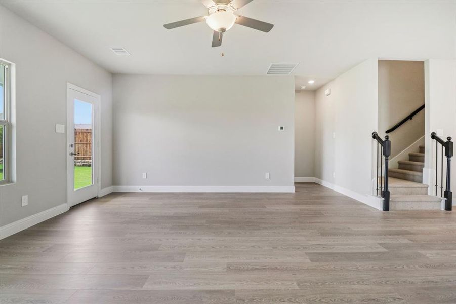 Spacious, unfurnished interior of a new home in Westmoor, Sherman (Image 24).