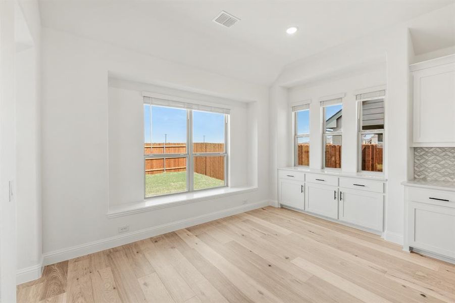 Spacious, unfurnished interior of a new home in Glenwood Meadows, Argyle (Image 35).