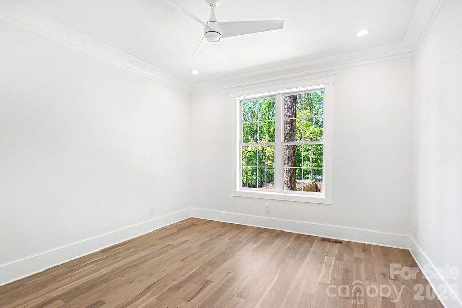 Bedroom/office 1st floor