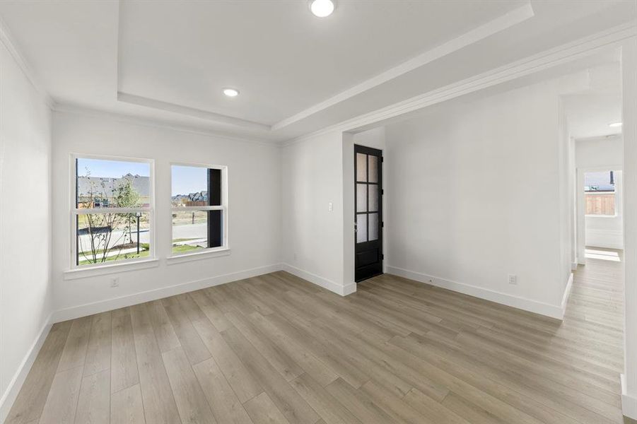 05. 1232 Eclipse - Dining 05. 1232 Eclipse - Dining