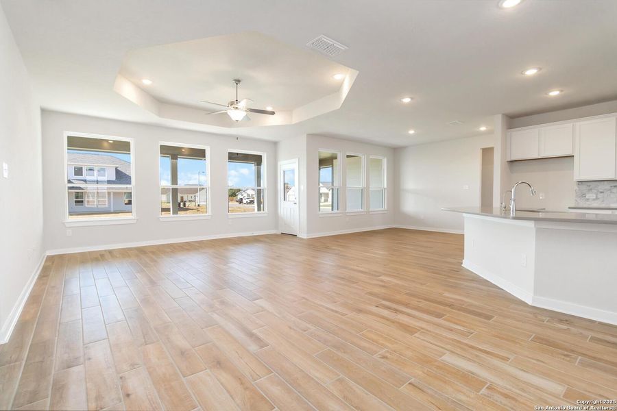 Spacious, unfurnished interior of a new home in Bonita Vista, Pleasanton (Image 15).