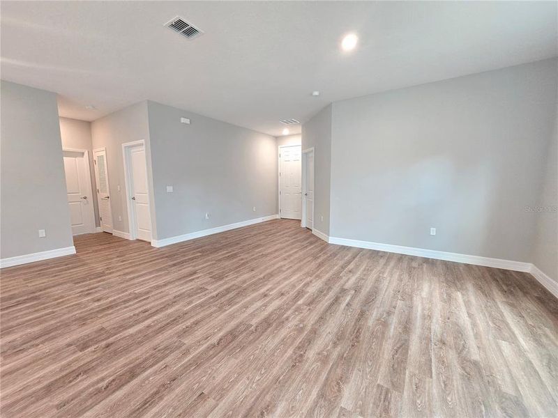 Spacious, unfurnished interior of a new home in , Homosassa (Image 29).