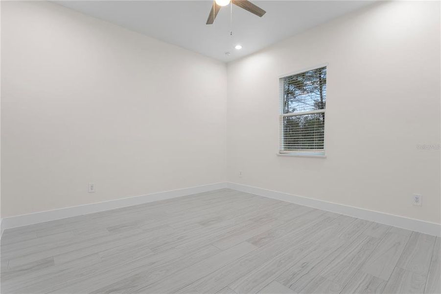 Spacious, unfurnished interior of a new home in , Eustis (Image 39).